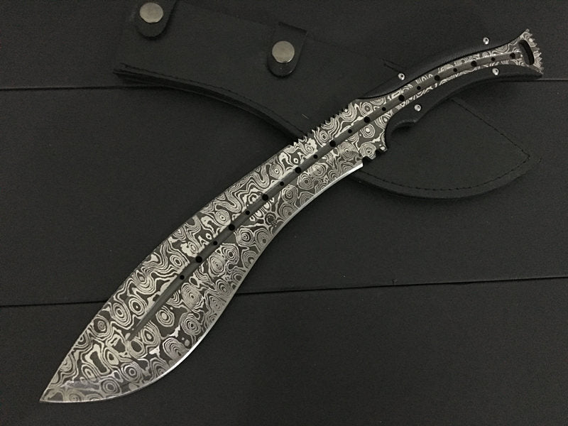 Ръчно направено кукри с шарки имитиращи дамаска стомана