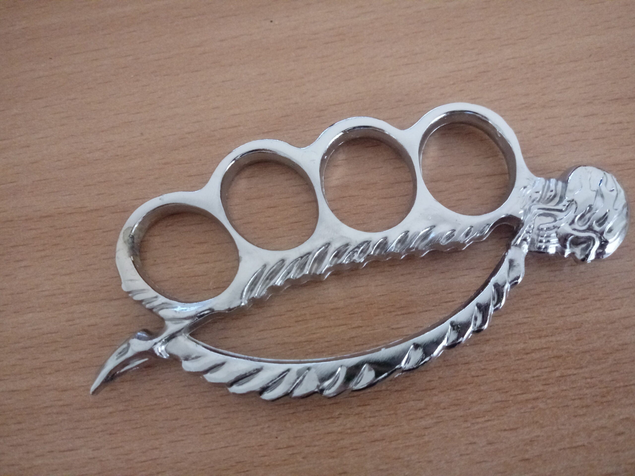 Метален тежък бокс с форма на череп-Бял