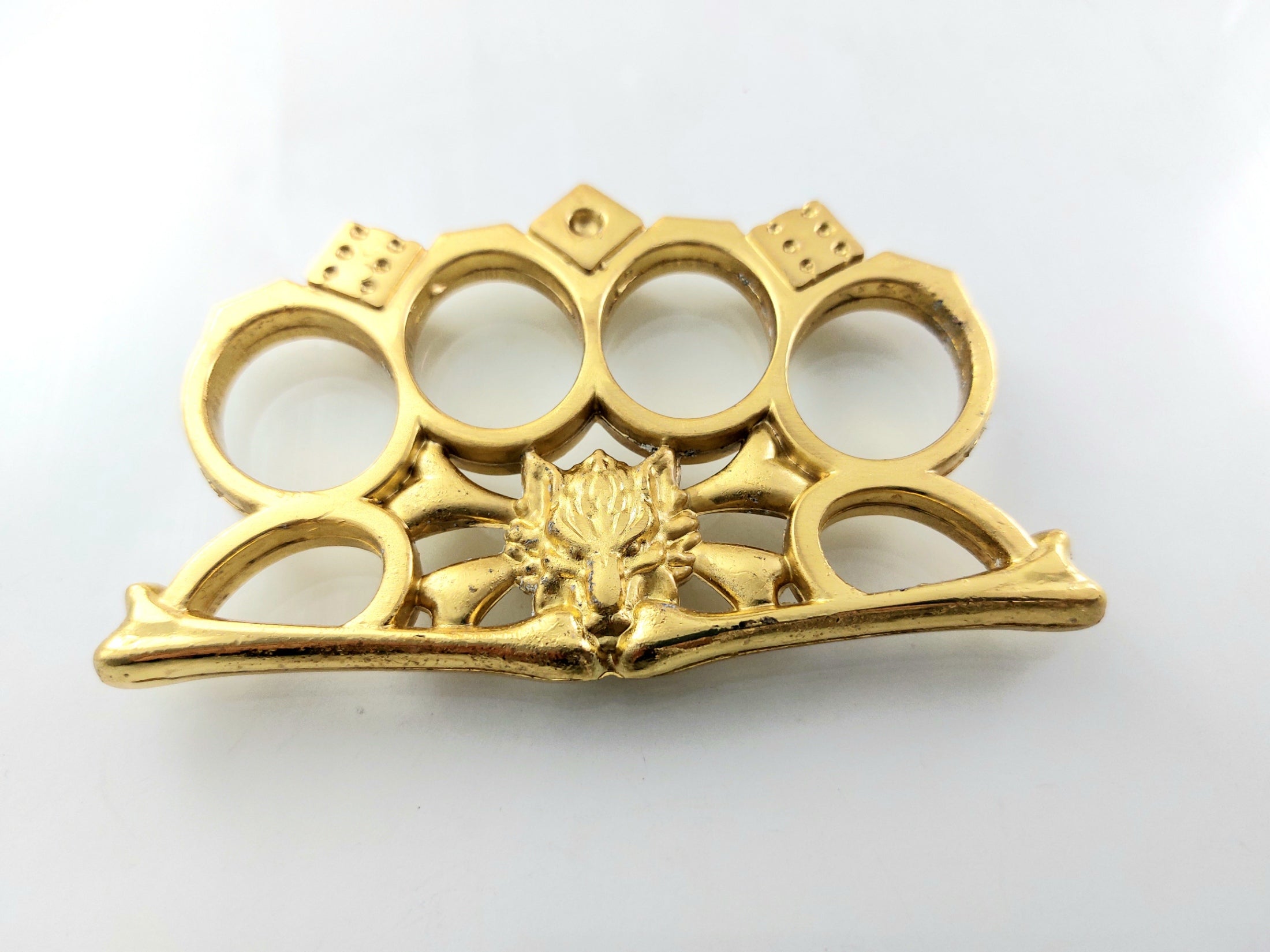 Масивен голям метален бокс за колекция златист цвят инкрустиран вълк