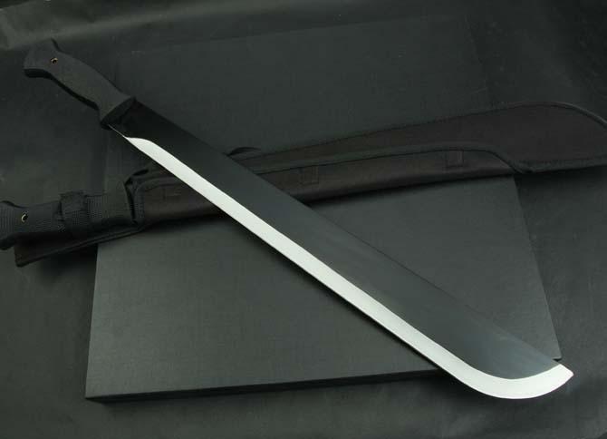 Maчете масивно много голямо с черно безпрахово боядисване