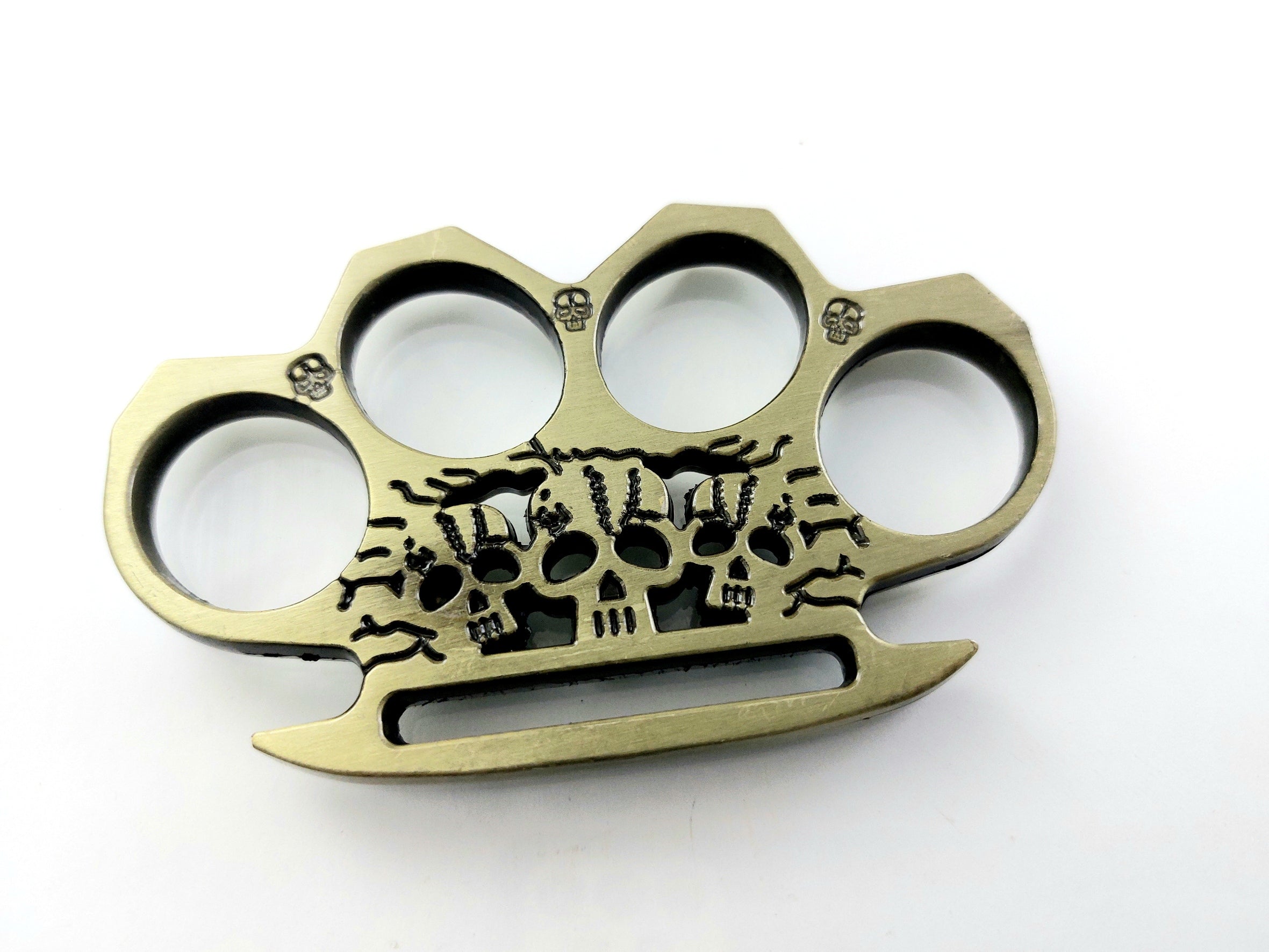 Масивен голям метален бокс за колекция златист цвят инкрустирани черепи