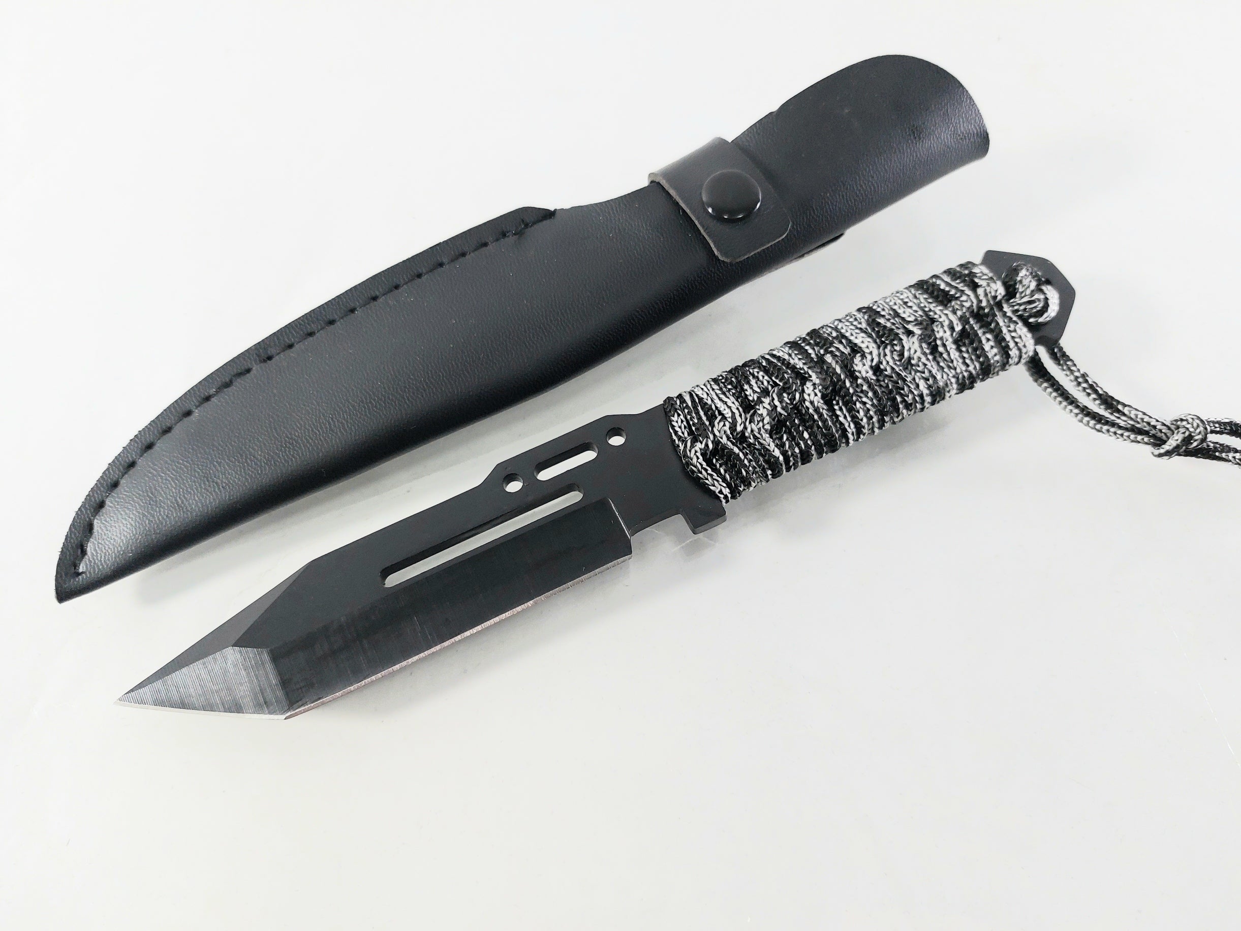 CS GO Counter Strike Tactical knife тактически ловен нож с паракорд и кожена кания модел 4
