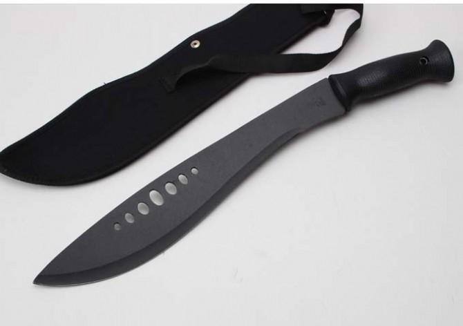 Черно масивно мачете/кукри с гумирана дръжка за вилата планината или за риболова