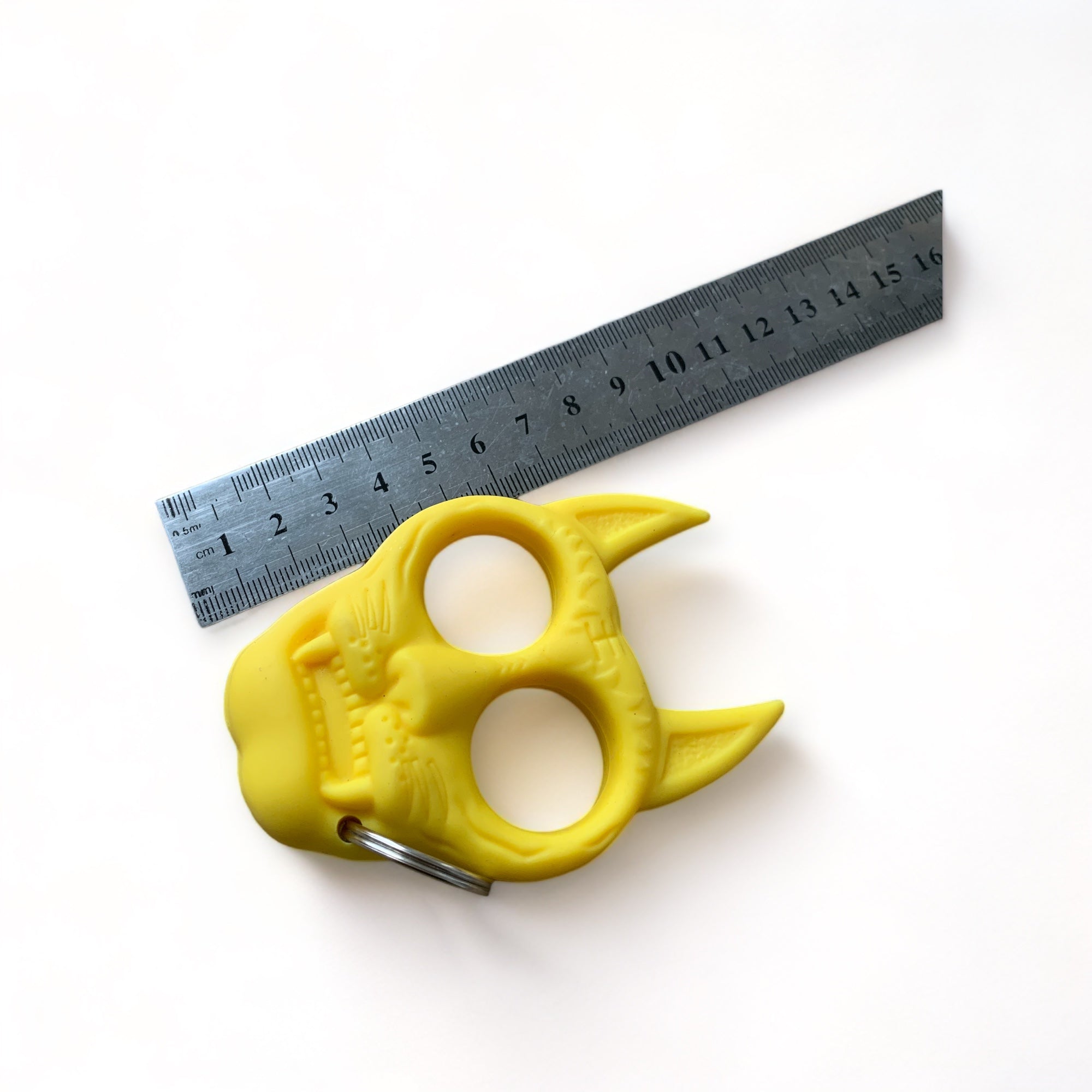 Самозащитен Ключодържател Котешки Нокът в Жълт Цвят - Сигурност и Стил