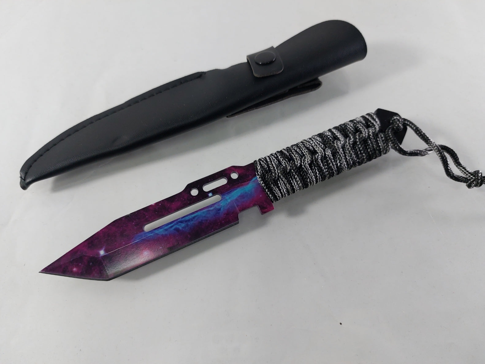 CS GO Counter Strike Tactical knife тактически ловен нож с паракорд и кожена кания модел 5