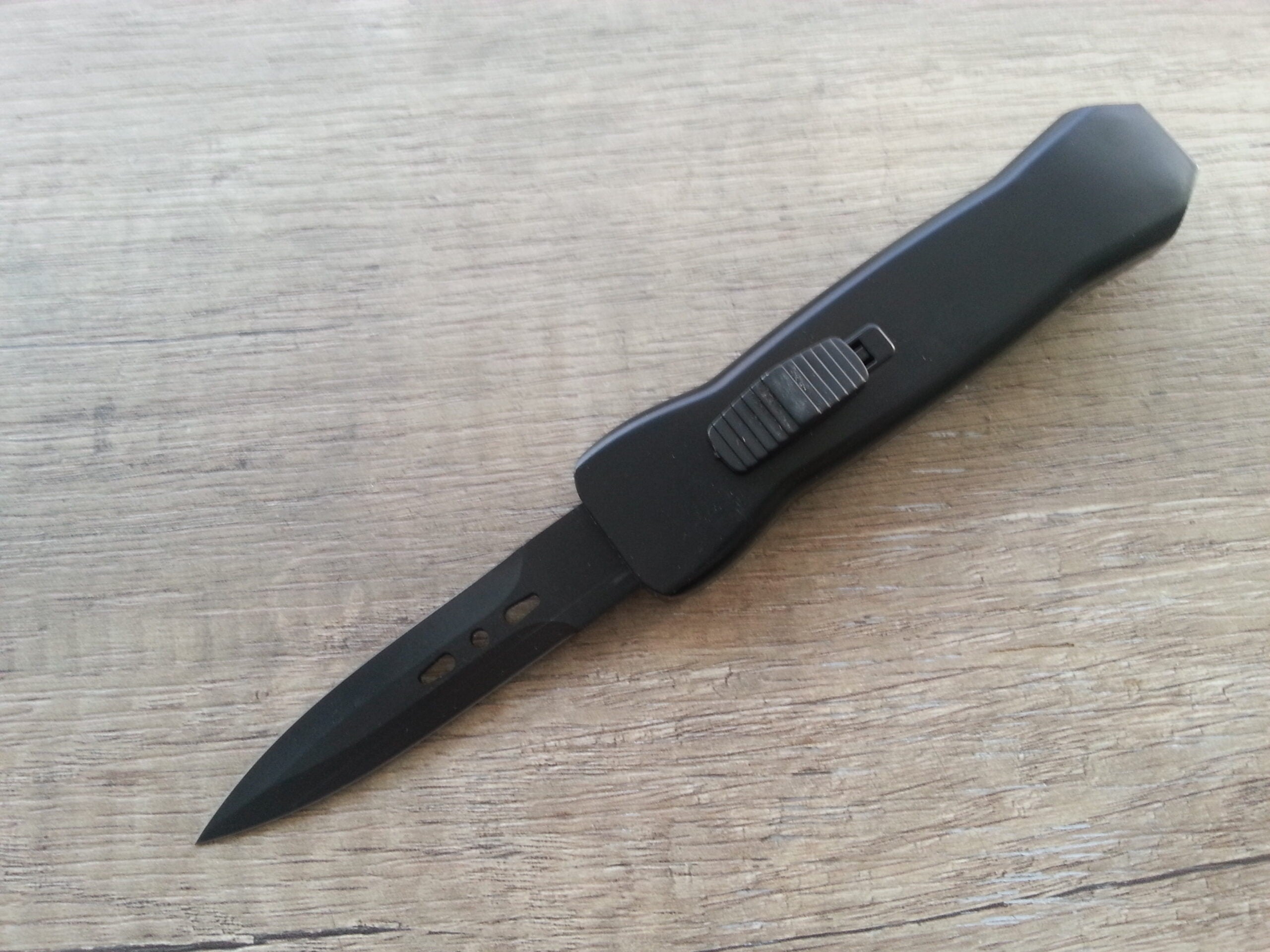 Автоматичен сгъваем нож OTF